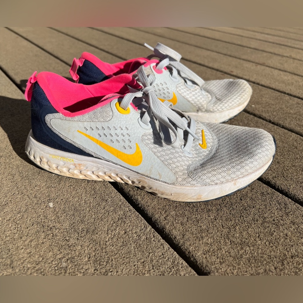 Women’s Nike legend react shoes size 10